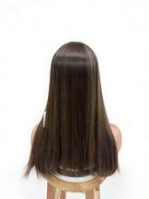 Liora 8x8 Base de seda superior con trama posterior, cuero cabelludo realista y línea de cabello natural, 14-20"